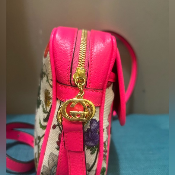Gucci Flora Floral Canvas Shoulder Bag w-Hot Pink Trim - Picture 6 of 16